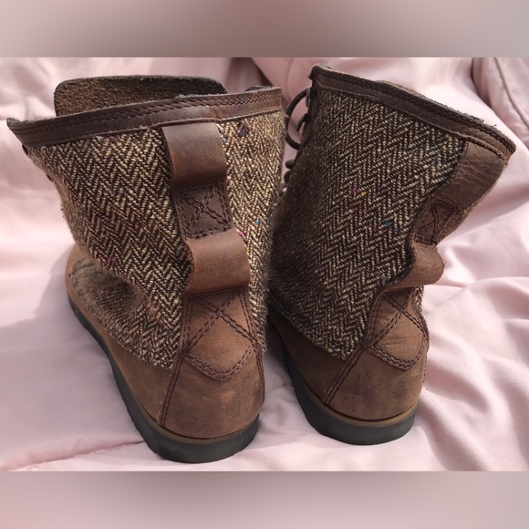 G.H. Bass & Co. Millie Herringbone Colorful Knit Side Laced Leather Boot - 8M - Picture 11 of 15